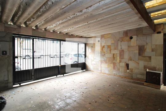 Garagem de casa à venda com 2 quartos, 183m² em Carandiru, São Paulo