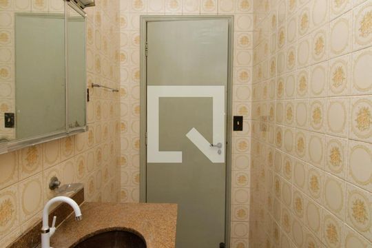 Banheiro de casa à venda com 2 quartos, 183m² em Carandiru, São Paulo