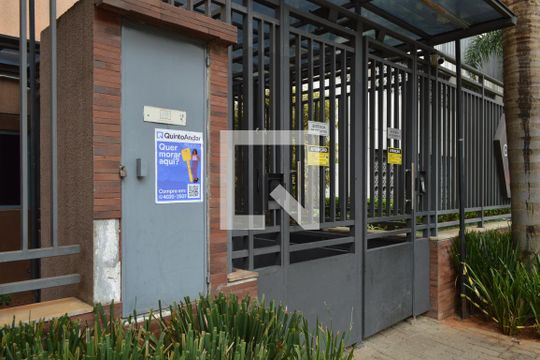 Fachada + Plaquinha de apartamento à venda com 2 quartos, 49m² em Liberdade, São Paulo