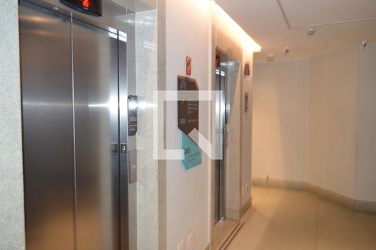 Elevadores de apartamento à venda com 2 quartos, 49m² em Liberdade, São Paulo