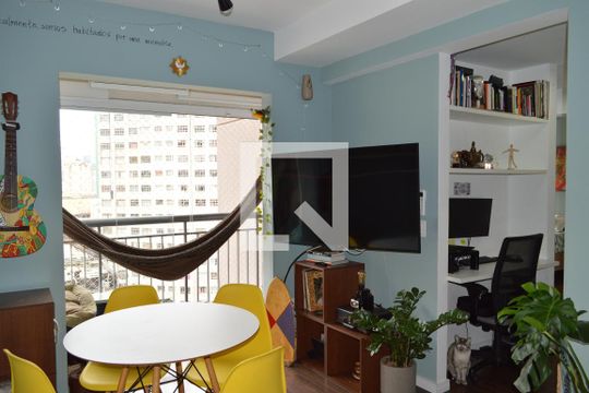Sala de apartamento à venda com 2 quartos, 49m² em Liberdade, São Paulo