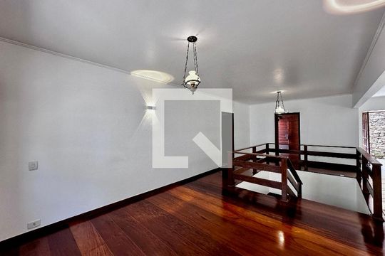Sala de casa à venda com 3 quartos, 246m² em Chácara Santo Antônio (zona Sul), São Paulo