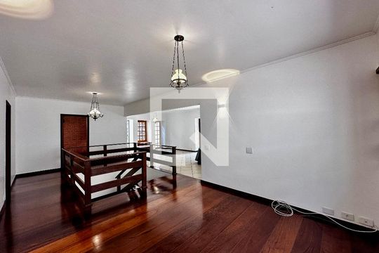 Sala de casa à venda com 3 quartos, 246m² em Chácara Santo Antônio (zona Sul), São Paulo