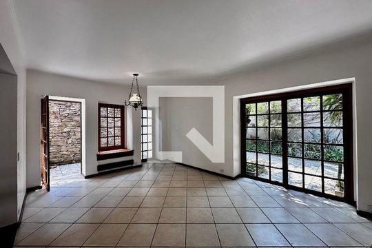 Sala de casa à venda com 3 quartos, 246m² em Chácara Santo Antônio (zona Sul), São Paulo