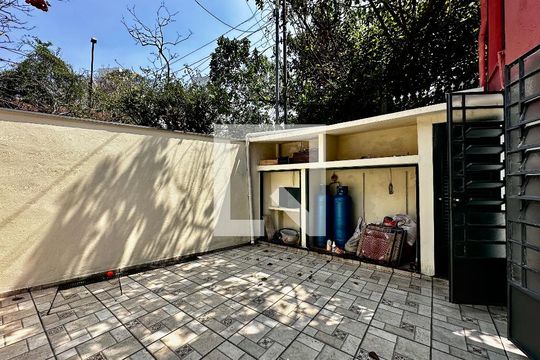 Quintal de Serviço de casa à venda com 3 quartos, 246m² em Chácara Santo Antônio (zona Sul), São Paulo