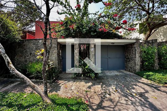 Fachada de casa à venda com 3 quartos, 246m² em Chácara Santo Antônio (zona Sul), São Paulo