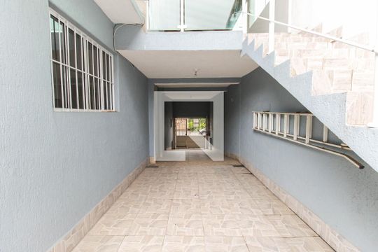 Garagem de casa à venda com 5 quartos, 250m² em Vila Jacuí, São Paulo