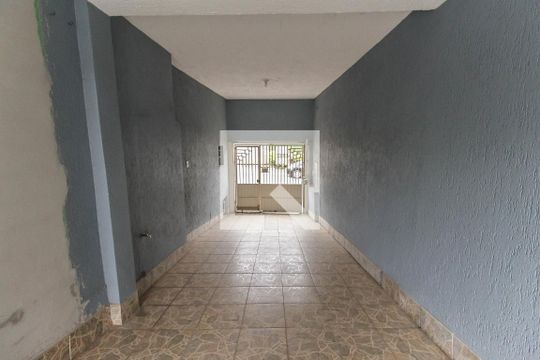 Garagem de casa à venda com 5 quartos, 250m² em Vila Jacuí, São Paulo