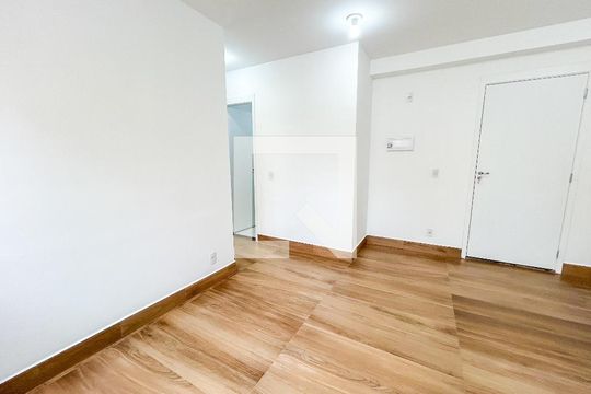 Sala de apartamento para alugar com 2 quartos, 38m² em Guarapiranga, São Paulo