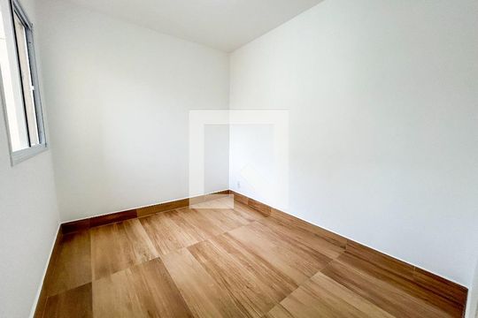 Quarto 1 de apartamento para alugar com 2 quartos, 38m² em Guarapiranga, São Paulo