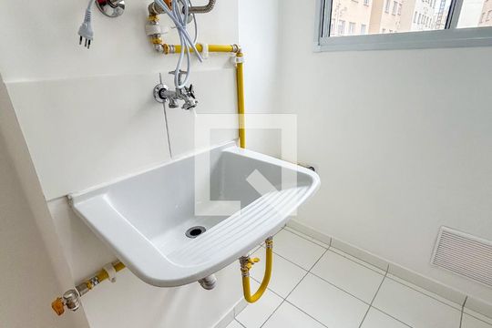 Área de Serviço de apartamento para alugar com 2 quartos, 38m² em Guarapiranga, São Paulo