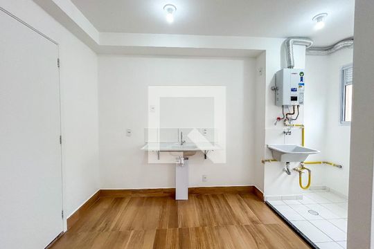 Cozinha de apartamento para alugar com 2 quartos, 38m² em Guarapiranga, São Paulo
