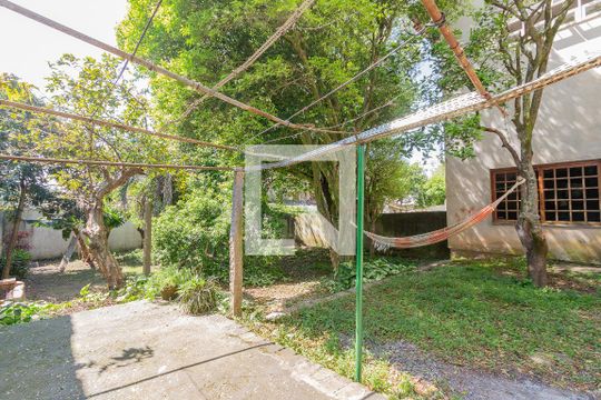 Pátio de casa para alugar com 5 quartos, 400m² em Nonoai, Porto Alegre