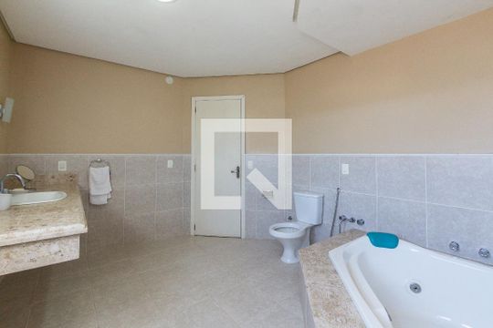 Banheiro Suite 2 de casa para alugar com 5 quartos, 400m² em Nonoai, Porto Alegre