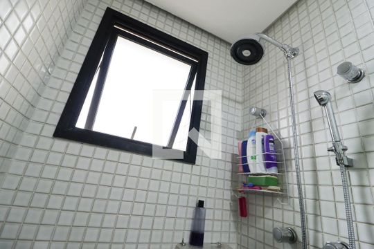 Banheiro de apartamento à venda com 1 quarto, 40m² em Santana, São Paulo