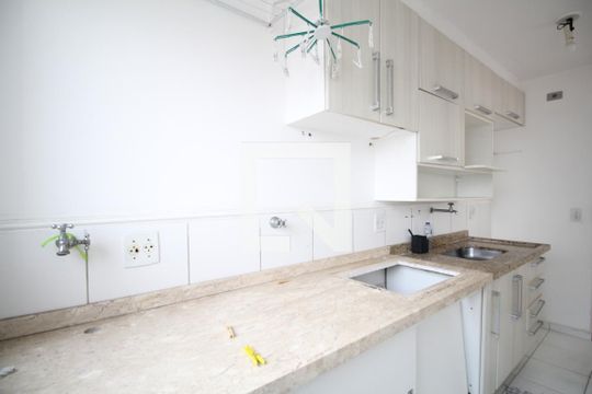 Cozinha  de apartamento para alugar com 2 quartos, 44m² em Parque Esmeralda, São Paulo