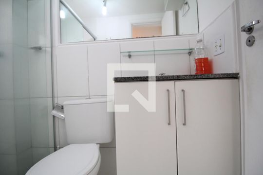 Banheiro  de apartamento para alugar com 2 quartos, 44m² em Parque Esmeralda, São Paulo