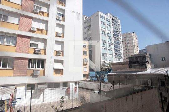 Vista Quarto 2  de apartamento à venda com 2 quartos, 70m² em Independência, Porto Alegre