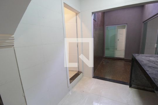 Área de Serviço de casa para alugar com 3 quartos, 360m² em Granada, Uberlândia