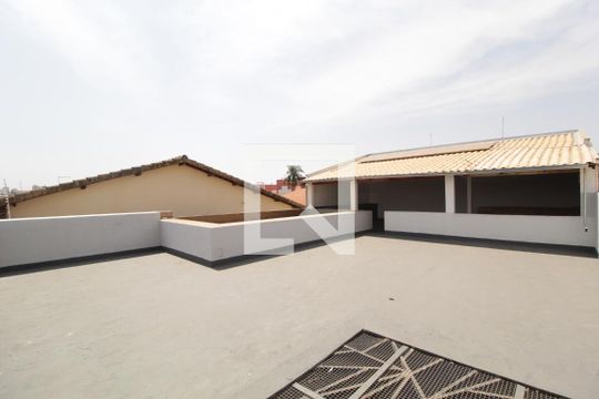 Terraço de casa para alugar com 3 quartos, 360m² em Granada, Uberlândia