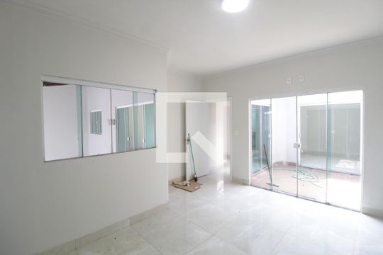 Suíte 1 de casa para alugar com 3 quartos, 360m² em Granada, Uberlândia