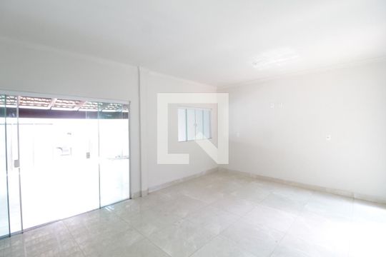 Sala de casa para alugar com 3 quartos, 360m² em Granada, Uberlândia