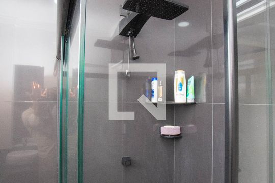 Banheiro de apartamento à venda com 2 quartos, 62m² em Parque Novo Mundo, Guarulhos