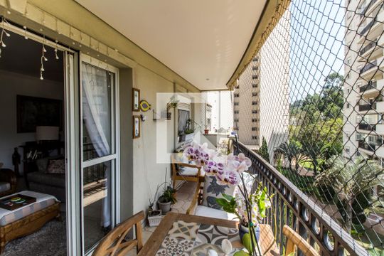 Varanda de apartamento à venda com 3 quartos, 140m² em Tamboré, Barueri