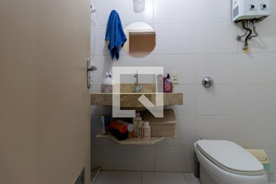 Banheiro de apartamento para alugar com 2 quartos, 58m² em Andaraí, Rio de Janeiro