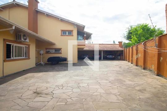 Área comum de casa à venda com 4 quartos, 400m² em Centro, São Leopoldo