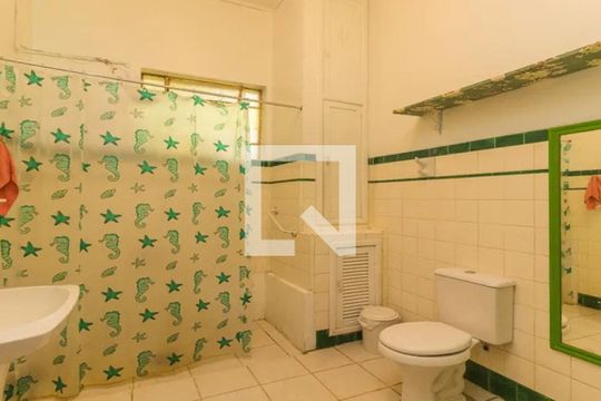 Banheiro de casa à venda com 3 quartos, 146m² em Centro, São Leopoldo