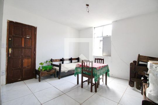 Sala de apartamento para alugar com 3 quartos, 84m² em Brotas, Salvador