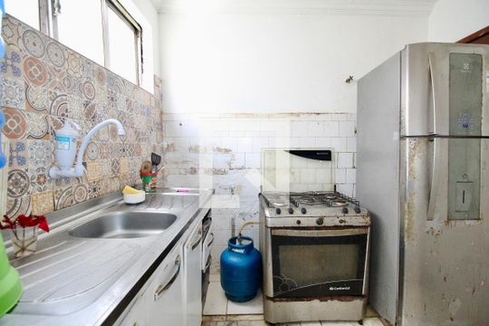 Cozinha e Área de Serviço de apartamento para alugar com 3 quartos, 84m² em Brotas, Salvador