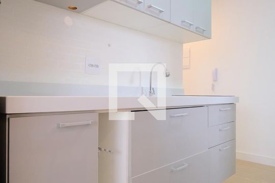 Cozinha de kitnet/studio à venda com 1 quarto, 29m² em Vila Esperança, São Paulo