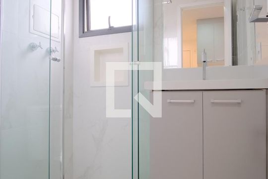 Banheiro de kitnet/studio à venda com 1 quarto, 29m² em Vila Esperança, São Paulo