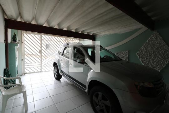 Garagem de casa à venda com 3 quartos, 144m² em Vila Cecília Maria, Santo André