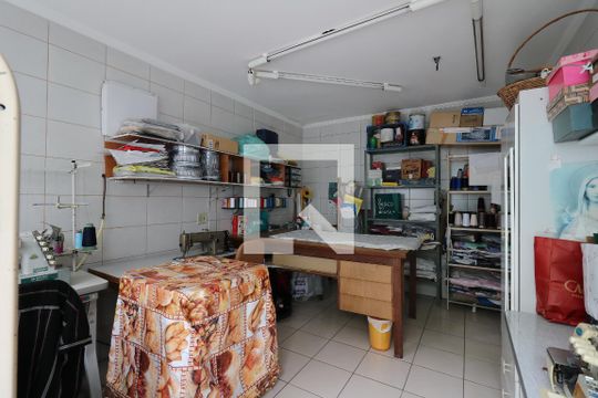 Oficina de casa à venda com 3 quartos, 144m² em Vila Cecília Maria, Santo André