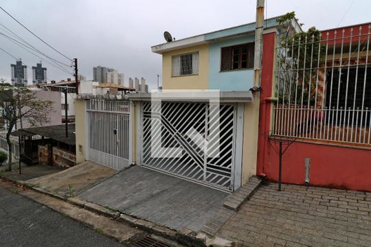 Fachada de casa à venda com 3 quartos, 144m² em Vila Cecília Maria, Santo André