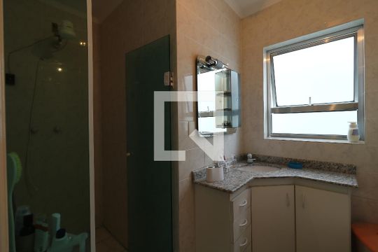 Banheiro de casa à venda com 3 quartos, 144m² em Vila Cecília Maria, Santo André