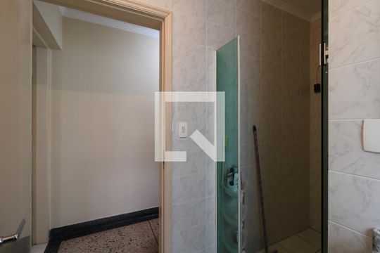 Banheiro de casa à venda com 3 quartos, 144m² em Vila Cecília Maria, Santo André