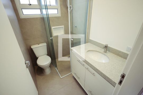 Banheiro de apartamento para alugar com 2 quartos, 55m² em Aclimação, São Paulo