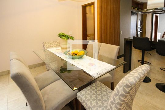 Sala de casa à venda com 3 quartos, 180m² em Parque São Lucas, São Paulo
