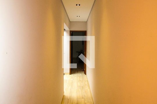 Corredor de casa à venda com 3 quartos, 180m² em Parque São Lucas, São Paulo