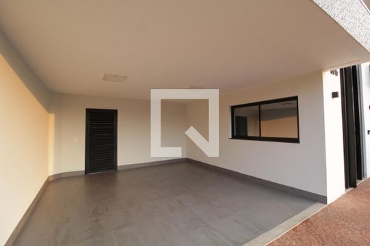 Garagem de casa de condomínio para alugar com 4 quartos, 232m² em Granja Marileusa, Uberlândia