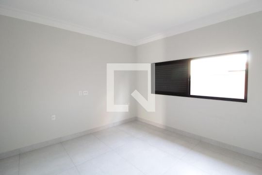 Suíte 4 de casa de condomínio para alugar com 4 quartos, 232m² em Granja Marileusa, Uberlândia