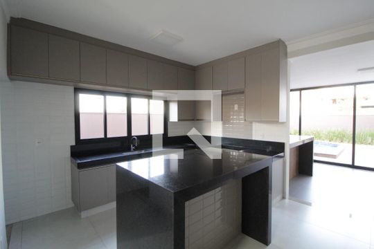 Cozinha de casa de condomínio para alugar com 4 quartos, 232m² em Granja Marileusa, Uberlândia