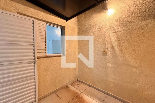 Área privativa de apartamento para alugar com 2 quartos, 50m² em Jardim Santo Antônio, Santo André