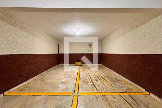 Garagem de apartamento para alugar com 2 quartos, 50m² em Jardim Santo Antônio, Santo André