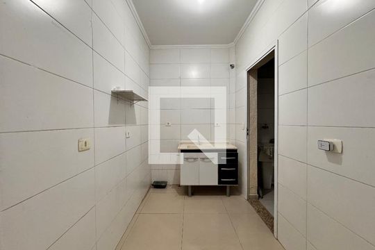 Cozinha de apartamento para alugar com 2 quartos, 50m² em Jardim Santo Antônio, Santo André