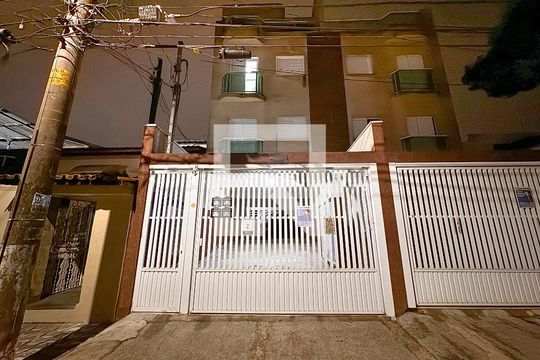 Fachada  de apartamento para alugar com 2 quartos, 50m² em Jardim Santo Antônio, Santo André